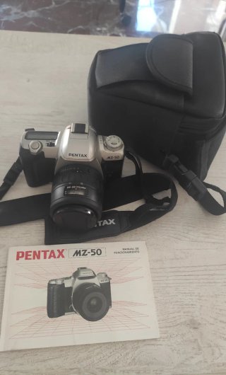 Cámara Pentax MZ-50 carrete