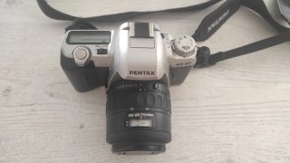 Cámara Pentax MZ-50 carrete