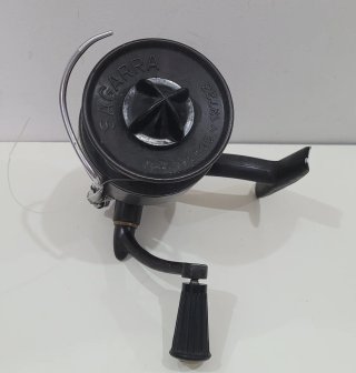 Carrete de Pesca Segarra Negro