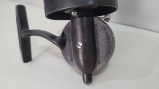 Carrete de Pesca Segarra Negro
