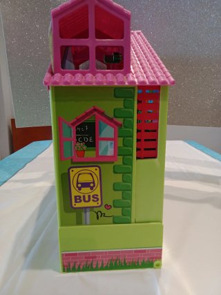 Escuela Barriguitas con Muñeca y Accesorios
