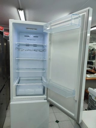 Nevera combi Hisense 200/60cm clase E con garantía