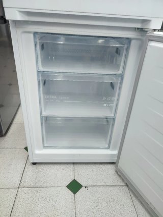 Nevera combi Hisense 200/60cm clase E con garantía