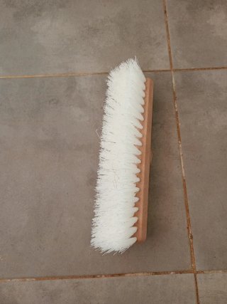 Cepillo para terraza madera y cerdas blancas