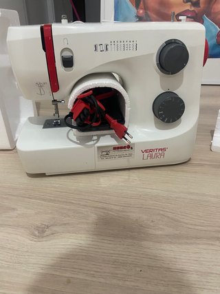 Máquina de coser Veritas