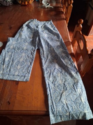 Conjunto pantalón y top estampado