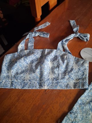 Conjunto pantalón y top estampado