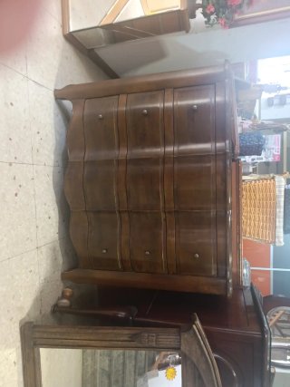 Cómoda vintage de madera