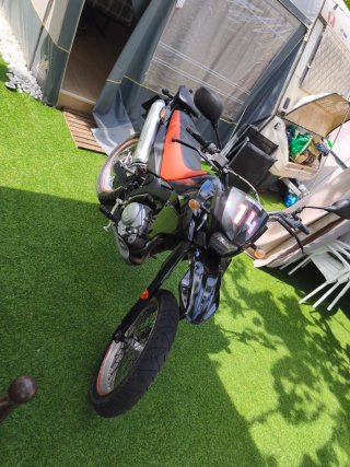Yamaha XT 125 X Enduro Negra/Roja Venta o cambio
