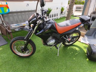 Yamaha XT 125 X Enduro Negra/Roja Venta o cambio