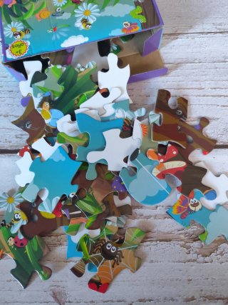 Lote 2 Puzzles: Insectos y Superhéroes Marvel