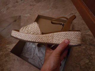 Sandalias de rafia Gioseppo beige/marrón