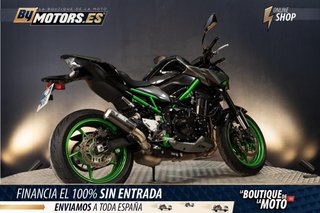 KAWASAKI z 900 *ESCAPE MIVV*TOMA DE USB**VINILO EN EL FARO*PROTECTOR DE RADIADOR*