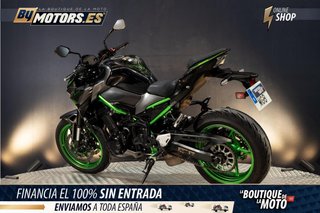 KAWASAKI z 900 *ESCAPE MIVV*TOMA DE USB**VINILO EN EL FARO*PROTECTOR DE RADIADOR*