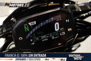 KAWASAKI z 900 *ESCAPE MIVV*TOMA DE USB**VINILO EN EL FARO*PROTECTOR DE RADIADOR*