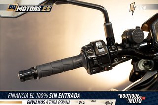 KAWASAKI z 900 *ESCAPE MIVV*TOMA DE USB**VINILO EN EL FARO*PROTECTOR DE RADIADOR*