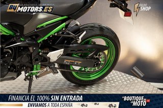 KAWASAKI z 900 *ESCAPE MIVV*TOMA DE USB**VINILO EN EL FARO*PROTECTOR DE RADIADOR*