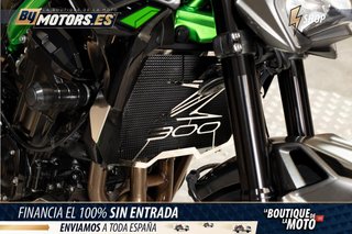 KAWASAKI z 900 *ESCAPE MIVV*TOMA DE USB**VINILO EN EL FARO*PROTECTOR DE RADIADOR*