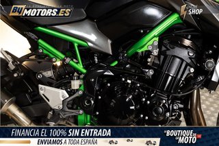 KAWASAKI z 900 *ESCAPE MIVV*TOMA DE USB**VINILO EN EL FARO*PROTECTOR DE RADIADOR*
