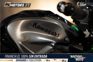 KAWASAKI z 900 *ESCAPE MIVV*TOMA DE USB**VINILO EN EL FARO*PROTECTOR DE RADIADOR*