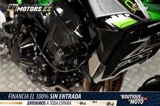 KAWASAKI z 900 *ESCAPE MIVV*TOMA DE USB**VINILO EN EL FARO*PROTECTOR DE RADIADOR*