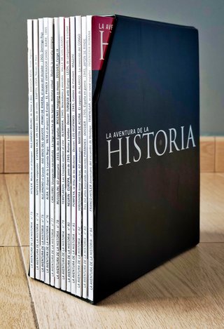 "La Aventura de la Historia" 73-84 (2004-2005).