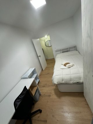 Escritorio y silla de estudio