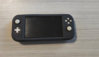 Nintendo Switch Lite + due Cover