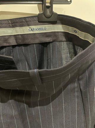 Traje de raya diplomática marca Caramelo