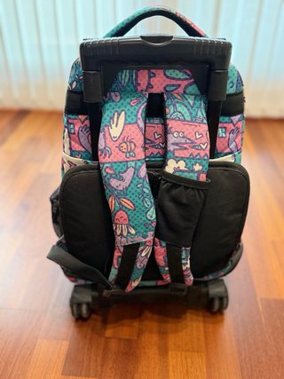 Mochila Totto con ruedas y estampado