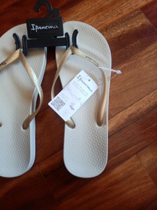 ✅Chanclas  mujer "Ipanema " N ° 40.Beige y Dorado