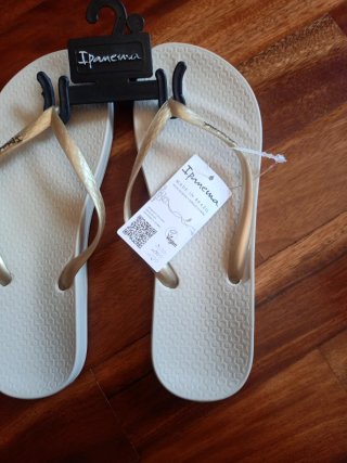 ✅Chanclas  mujer "Ipanema " N ° 40.Beige y Dorado