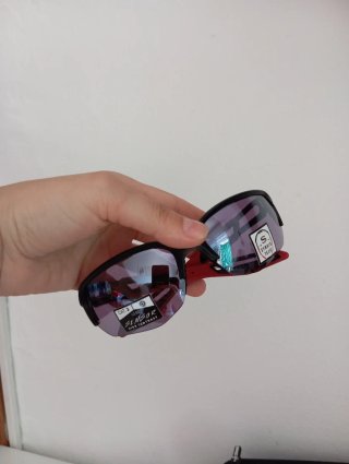 Gafas de sol Cébé negras y rojas