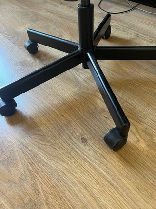 Silla de oficina negra