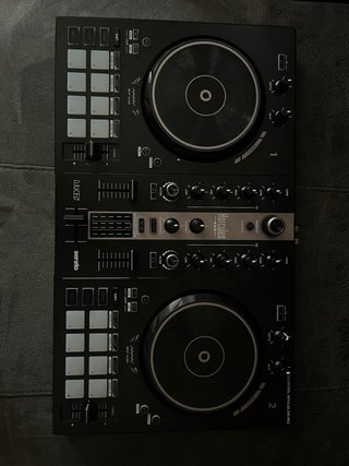 Mesa de mezclas Hercules DJControl Inpulse 300 MK2
