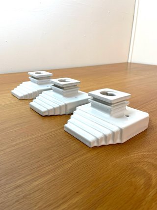Antigua lámpara aplique cerámica esmaltada blanca