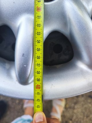 Llantas 15" usadas en buen estado con tapacubos