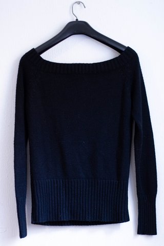 Jersey lana negro escote barco