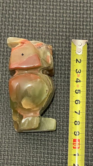 Figura de búho de mármol