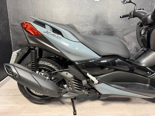 Yamaha Xmax Tech Max 125 ABS Gris