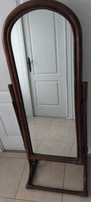 Espejo de pie grande de madera