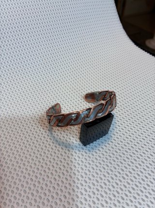 Pulseras tejidas hechas a mano