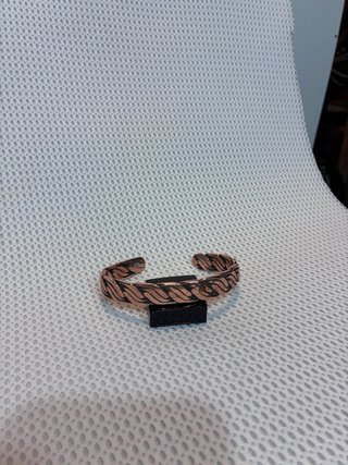 Pulseras tejidas hechas a mano