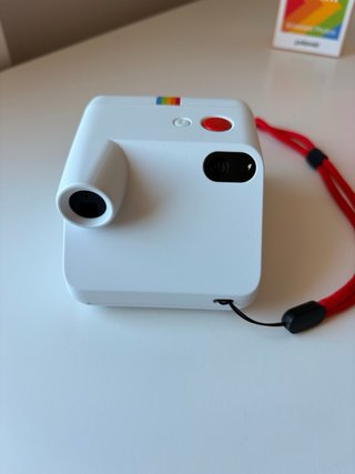 Polaroid Go Gen 2 Blanca + Película Color Go Film