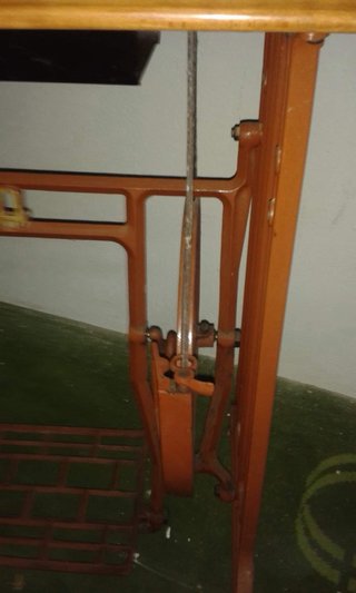 Máquina de coser Alfa antigua modelo 20A