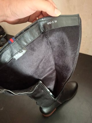 Botas altas negras