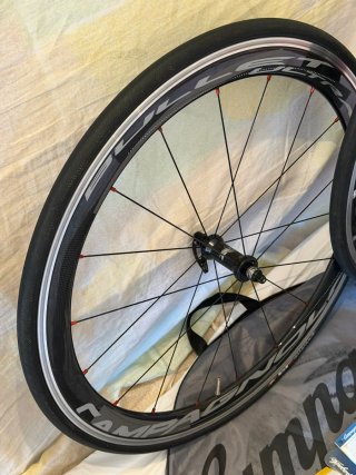 Ruedas Campagnolo Bullet Ultra 50mm Carbono fundas