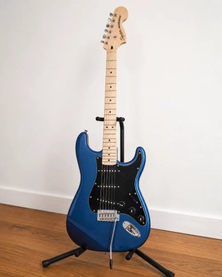 Squier Affinity Stratocaster MN LPB Azul