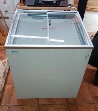 Vitrina Expositora Congelador EUROFRED