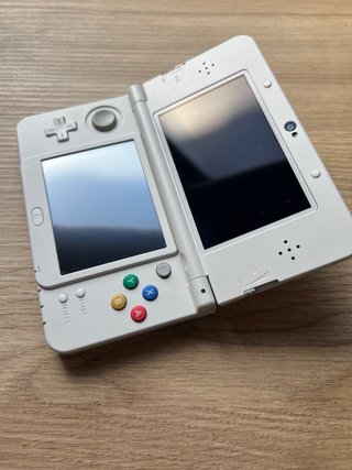 ¡COMO NUEVA! New Nintendo3DS + Juegos + Accesorios